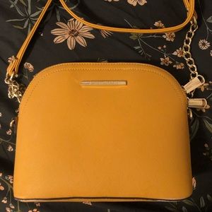 🔸Steve Madden crossbody🔸